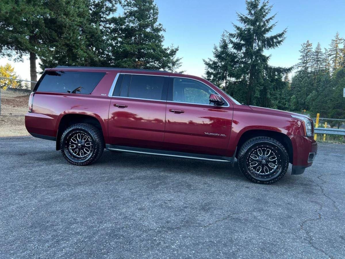 2019 GMC Yukon XL 4x4 4WD SLT 4dr SUV, view
