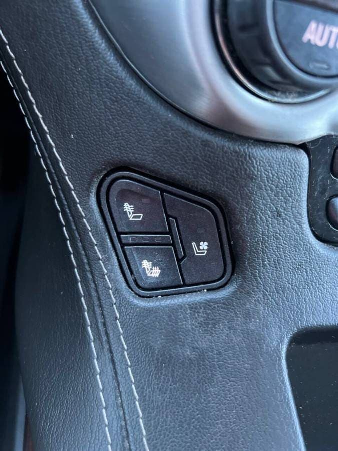 2019 GMC Yukon XL 4x4 4WD SLT 4dr SUV, view