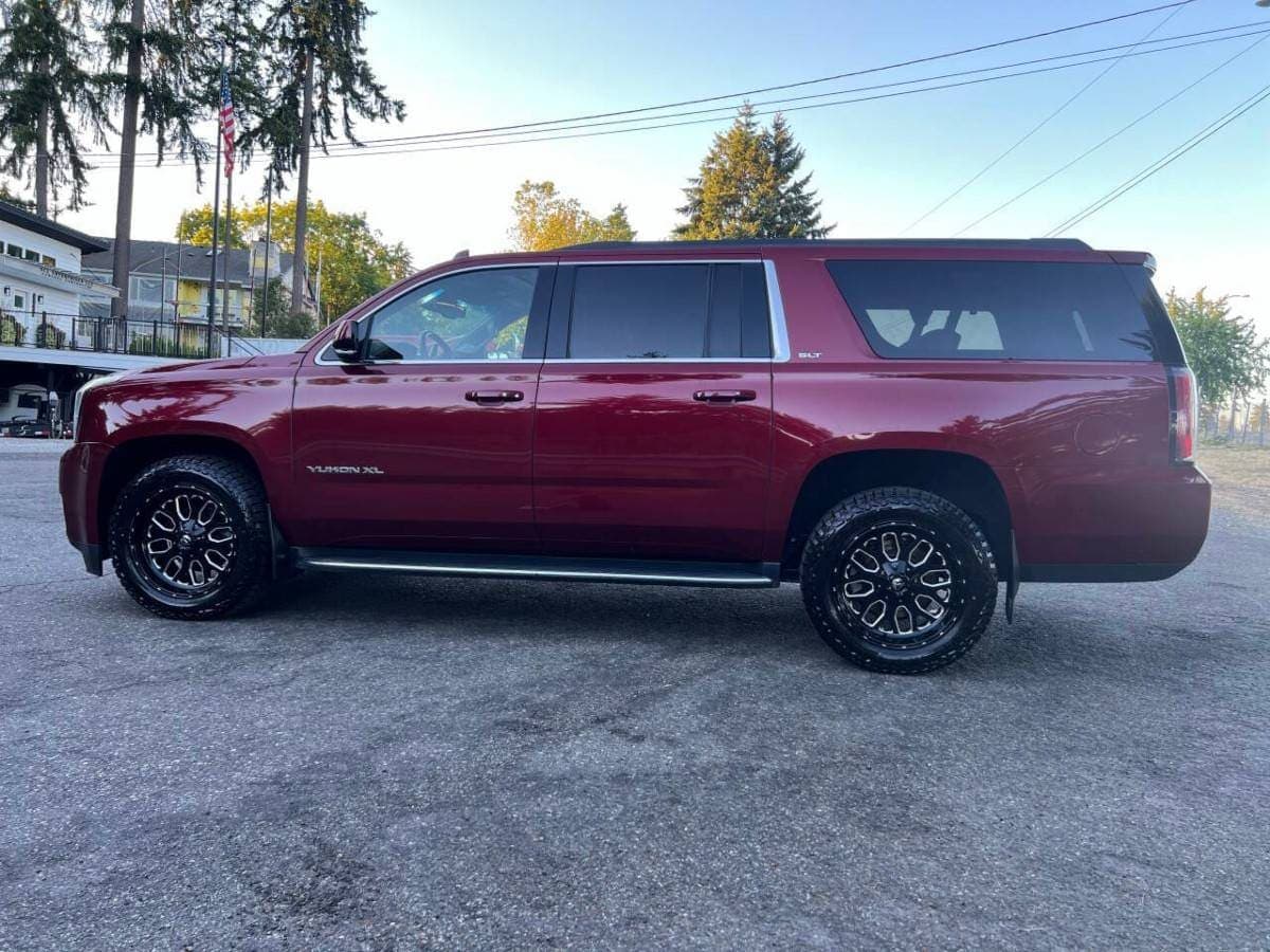 2019 GMC Yukon XL 4x4 4WD SLT 4dr SUV, view