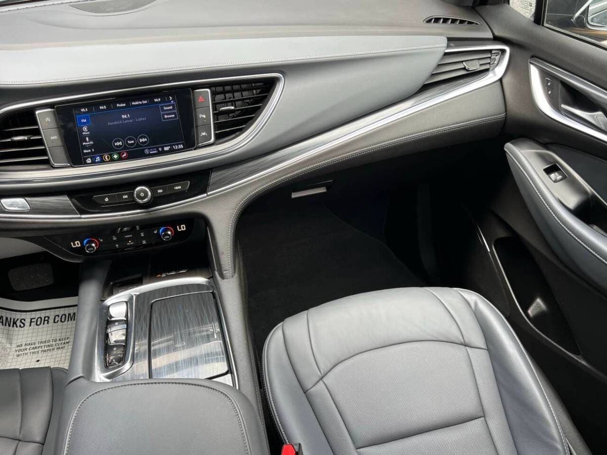 2024 Buick Enclave 4x4 4WD Essence 4dr Crossover, view