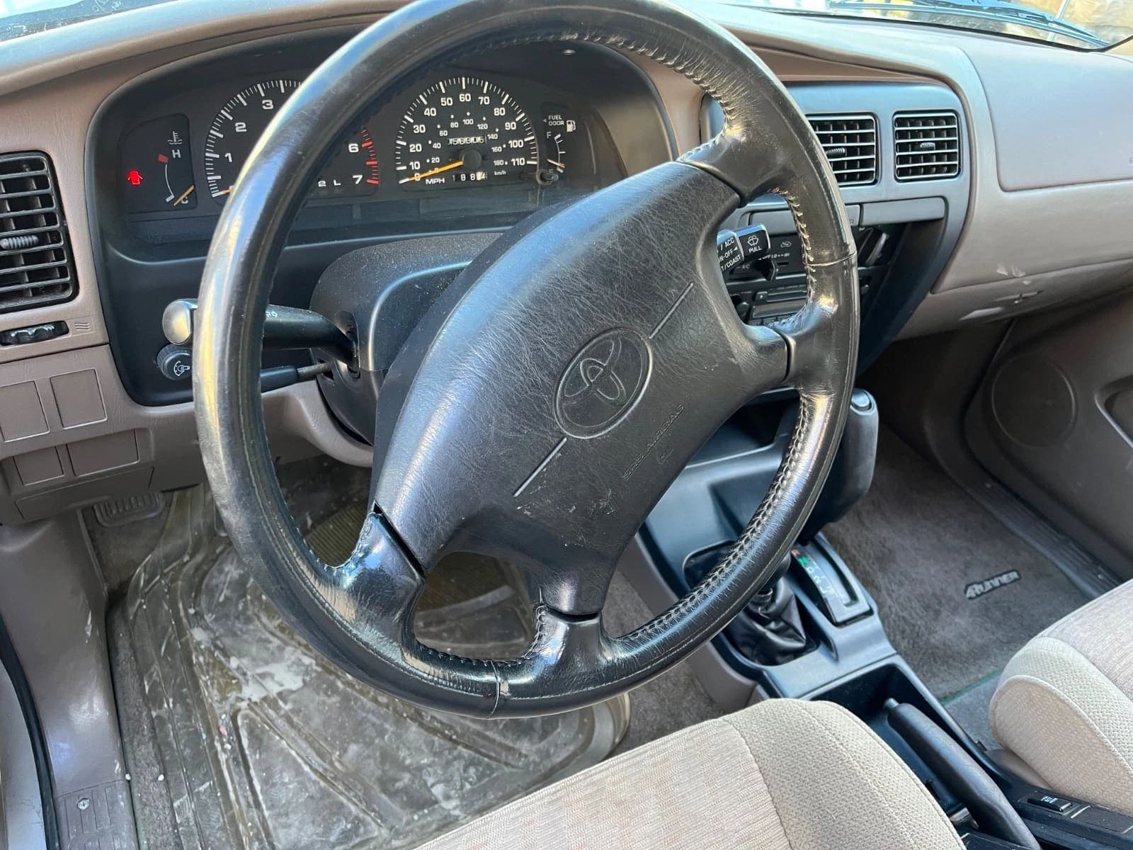 1998 Toyota 4Runner SR5, view