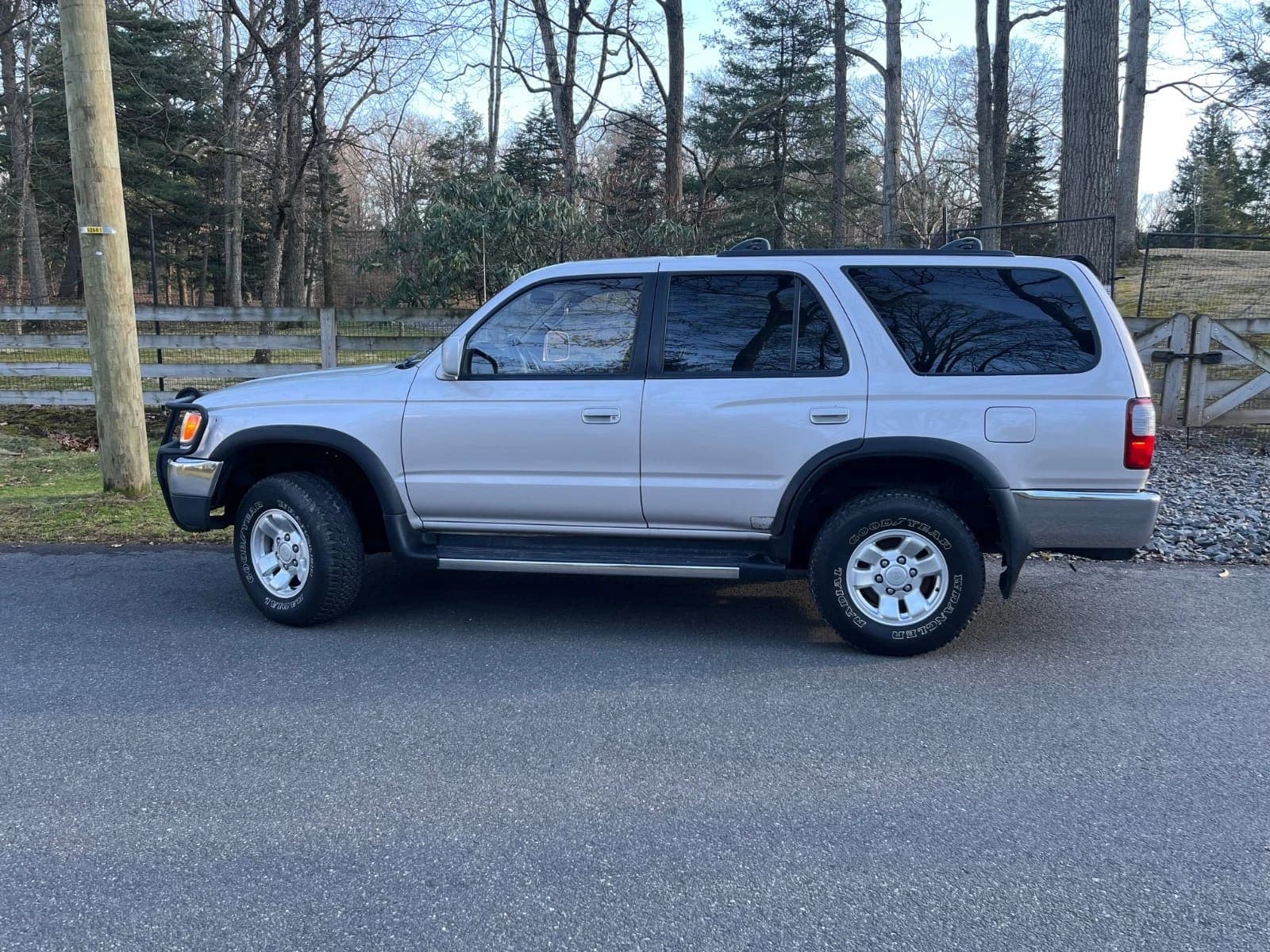 1998 Toyota 4Runner SR5, view