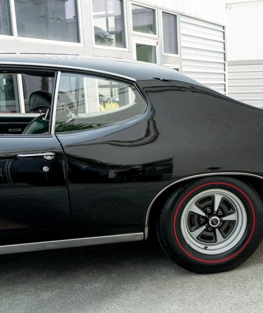 1969 Pontiac GTO, view