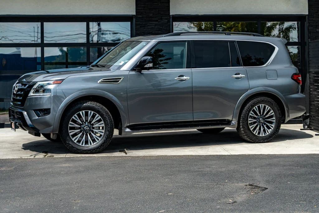 2024 Nissan Armada SL, view 1