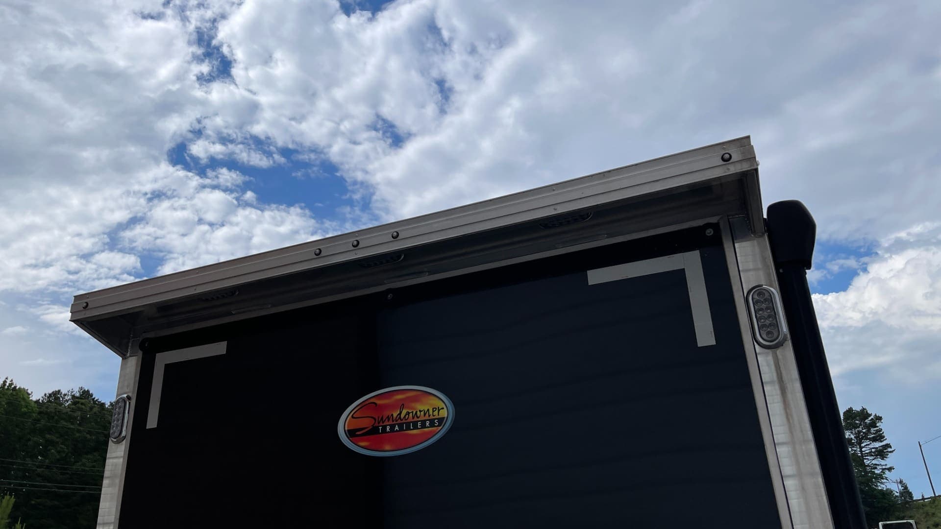 2020 Sundowner 2986 SGM Toy Hauler — 49' Triple-Axle, view