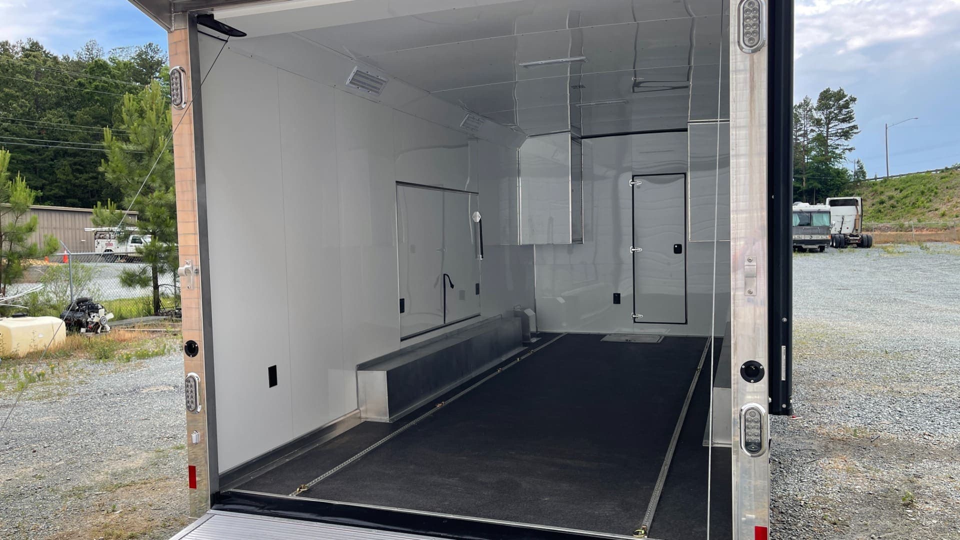 2020 Sundowner 2986 SGM Toy Hauler — 49' Triple-Axle, view