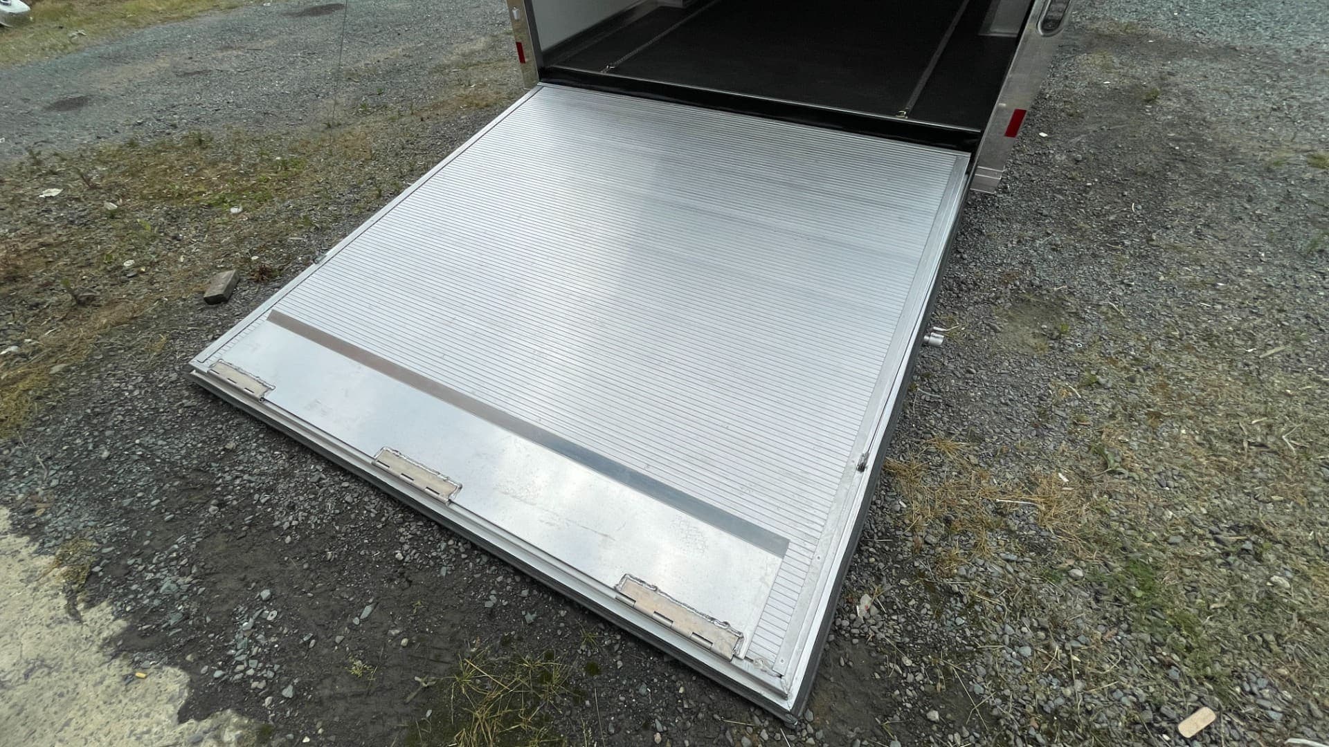 2020 Sundowner 2986 SGM Toy Hauler — 49' Triple-Axle, view