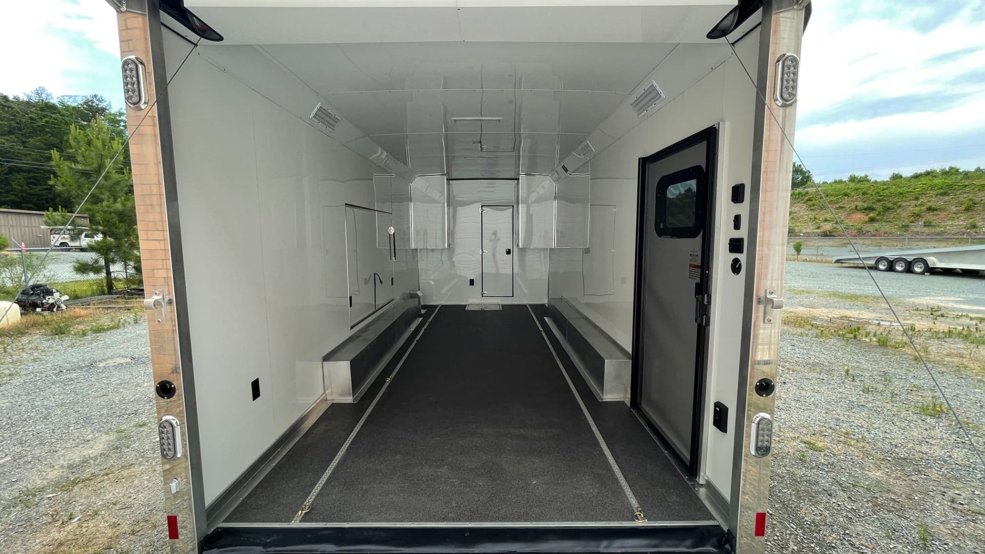 2020 Sundowner 2986 SGM Toy Hauler — 49' Triple-Axle, view