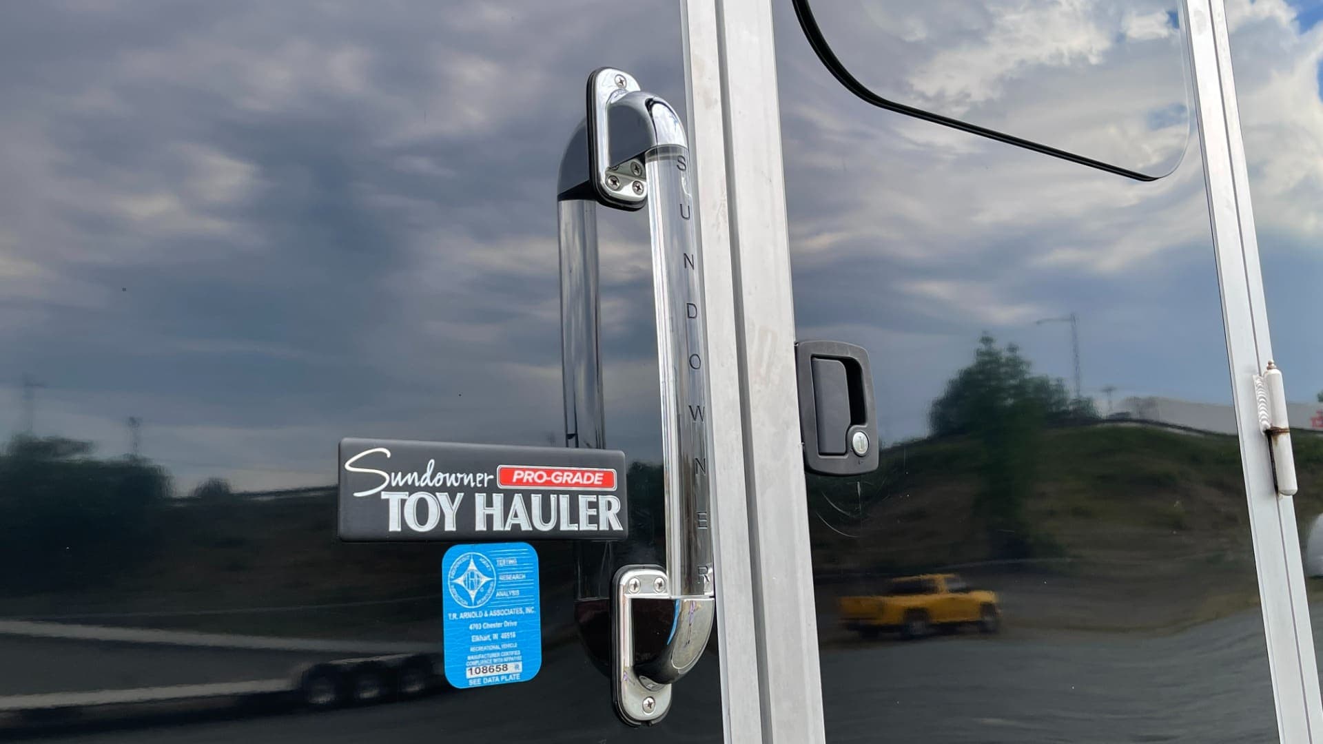 2020 Sundowner 2986 SGM Toy Hauler — 49' Triple-Axle, view