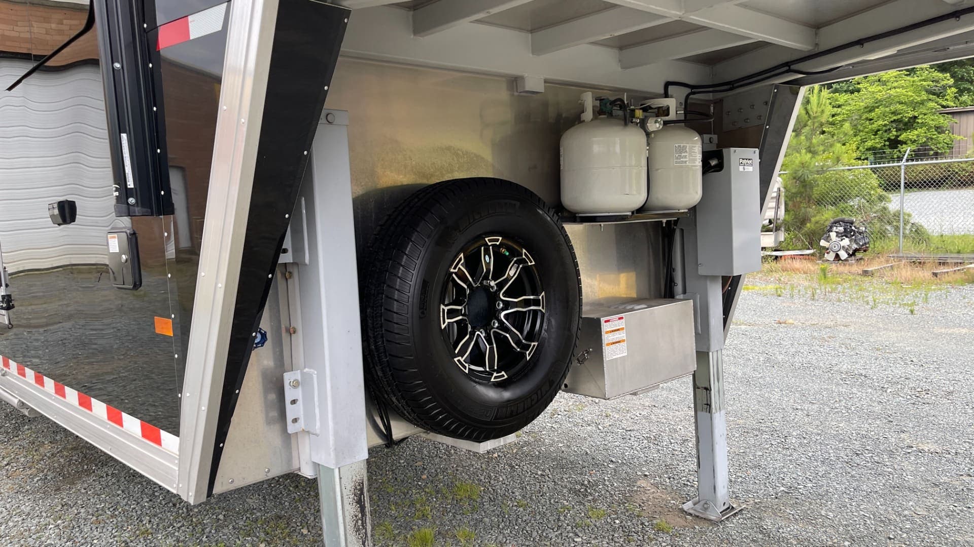 2020 Sundowner 2986 SGM Toy Hauler — 49' Triple-Axle, view