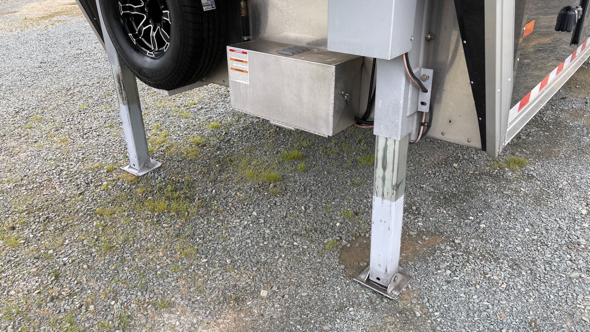 2020 Sundowner 2986 SGM Toy Hauler — 49' Triple-Axle, view