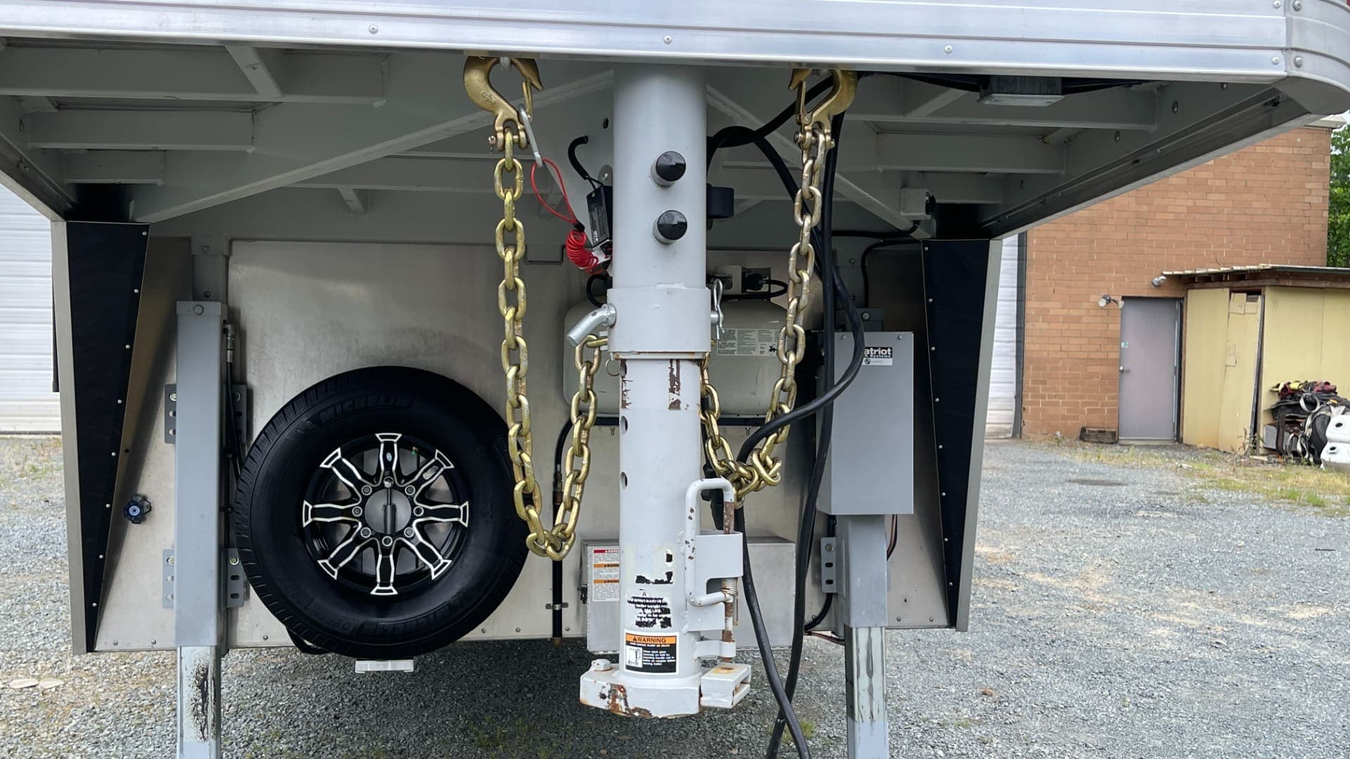 2020 Sundowner 2986 SGM Toy Hauler — 49' Triple-Axle, view