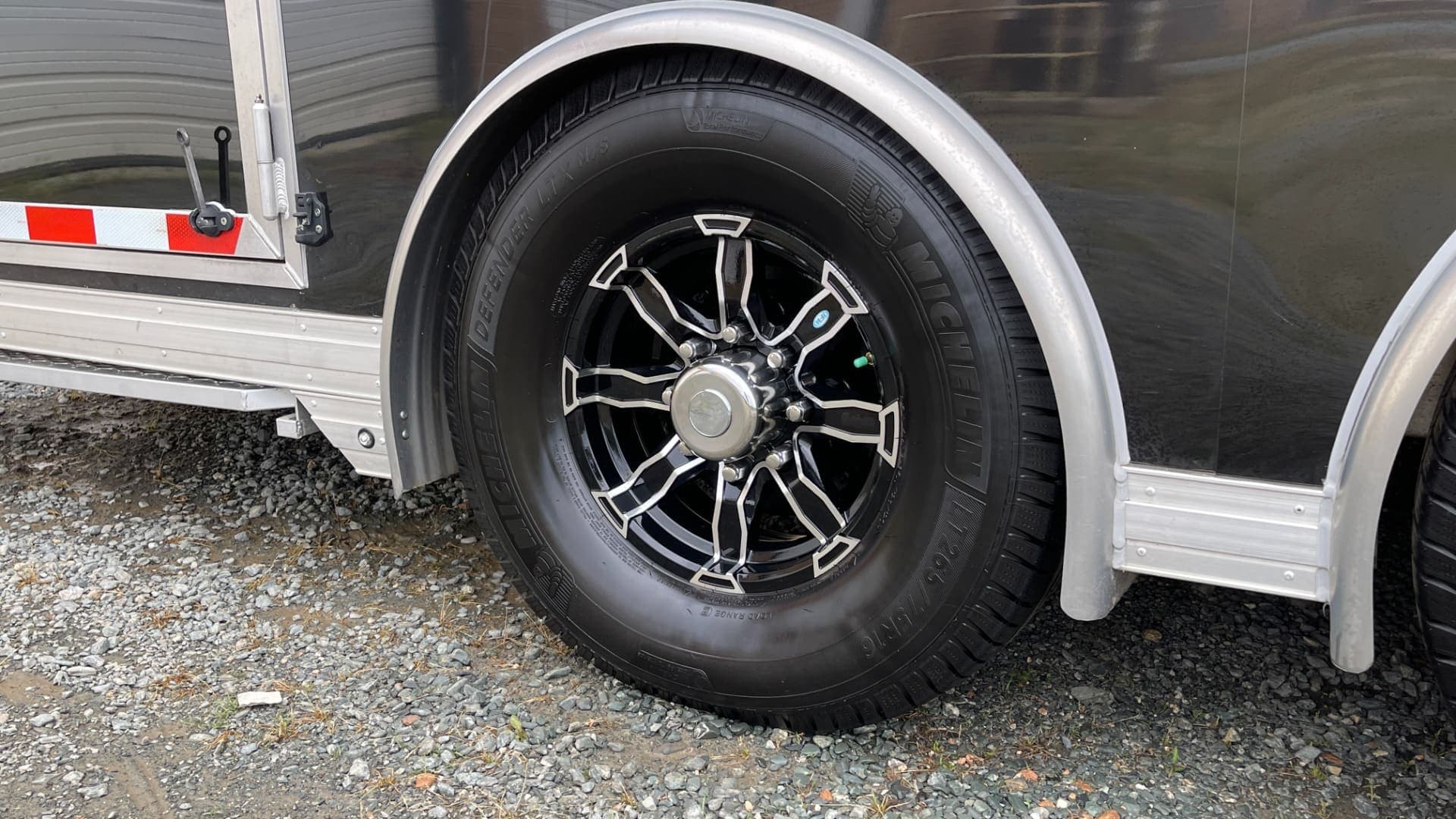 2020 Sundowner 2986 SGM Toy Hauler — 49' Triple-Axle, view