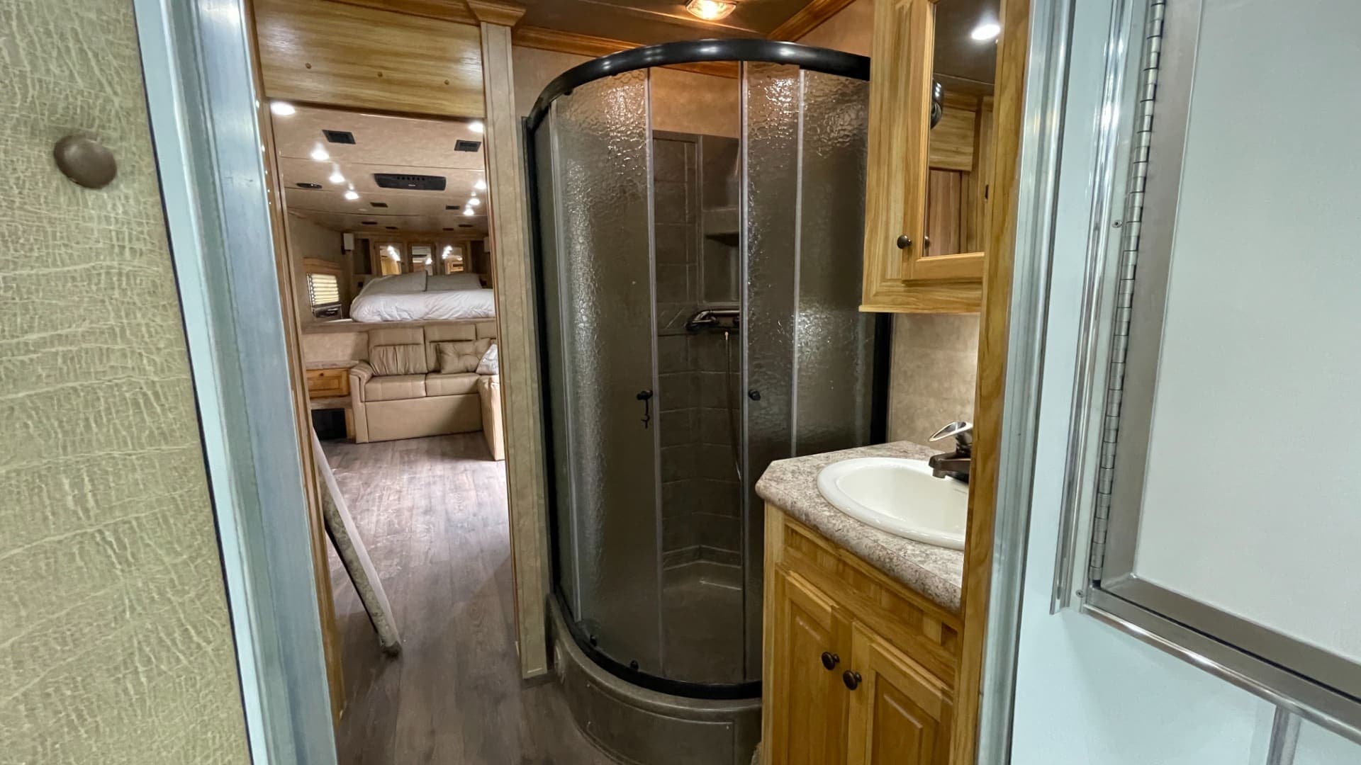 2020 Sundowner 2986 SGM Toy Hauler — 49' Triple-Axle, view