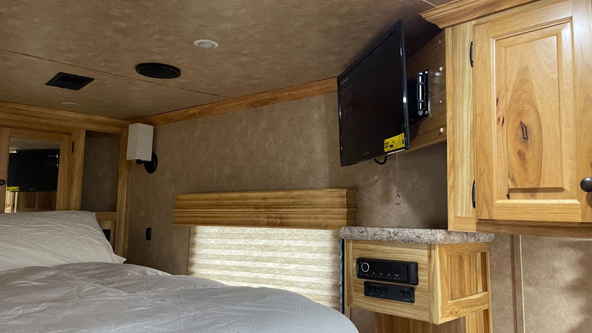 2020 Sundowner 2986 SGM Toy Hauler — 49' Triple-Axle, view