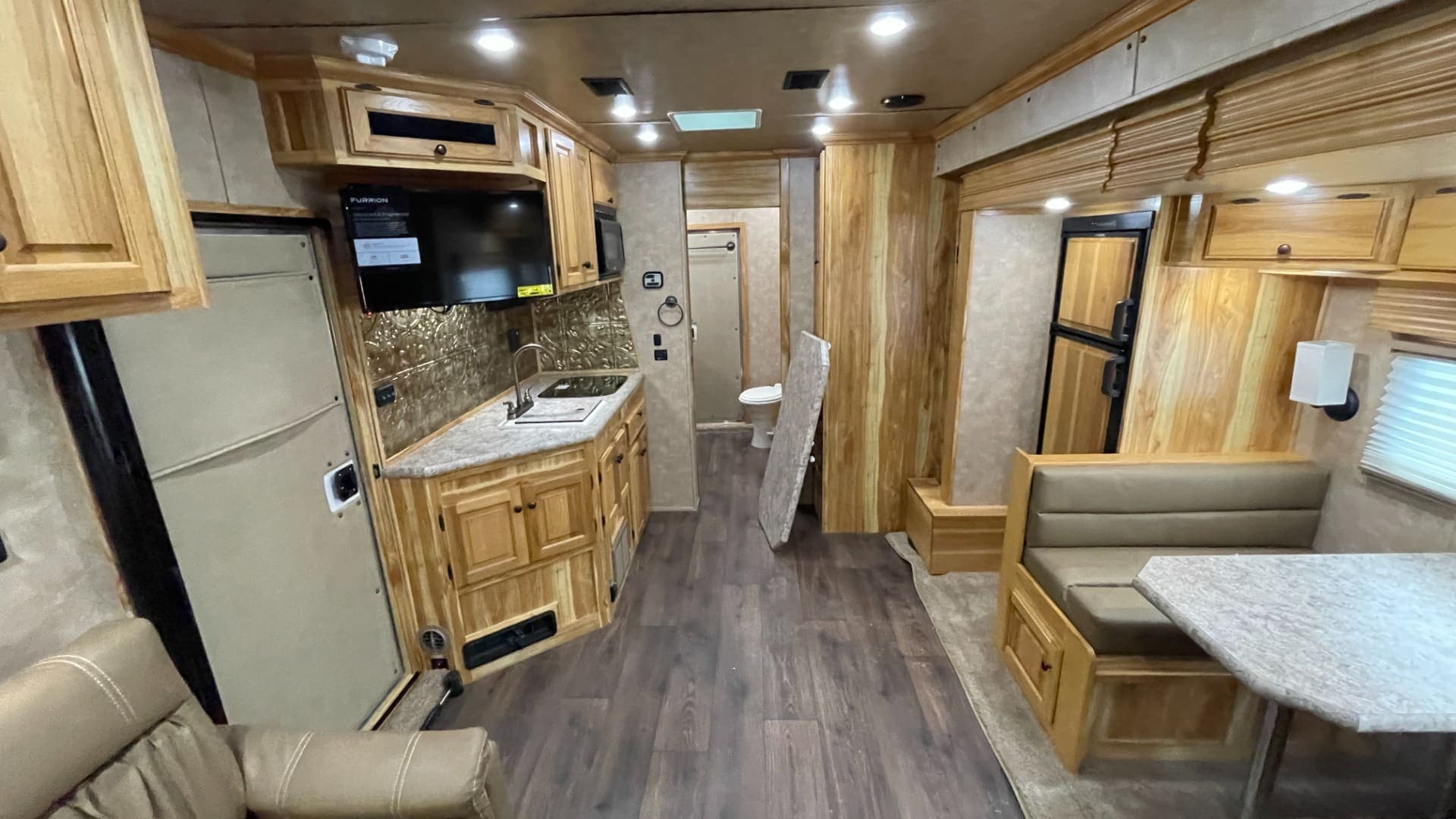2020 Sundowner 2986 SGM Toy Hauler — 49' Triple-Axle, view