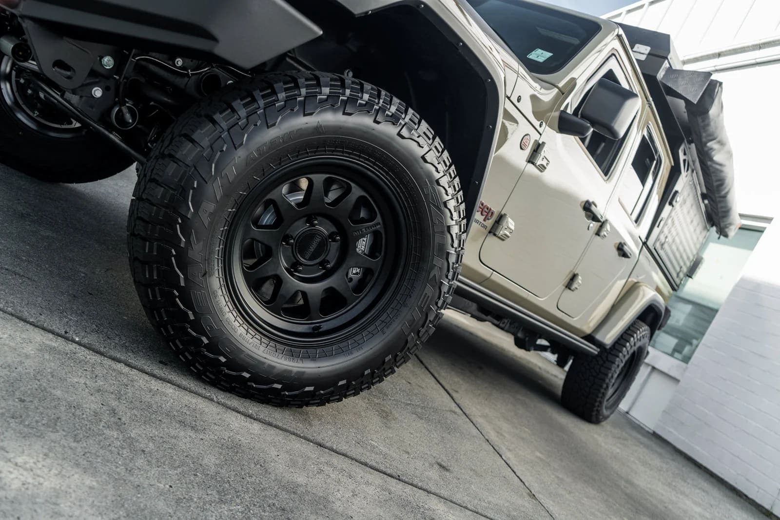 2020 JEEP GLADIATOR MOJAVE, view