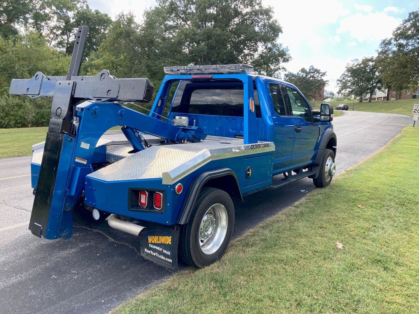 2020 Ford F550 Gas w/ Jerr Dan MPL-NG Self Loader w/ Single-Line Wrecker, view