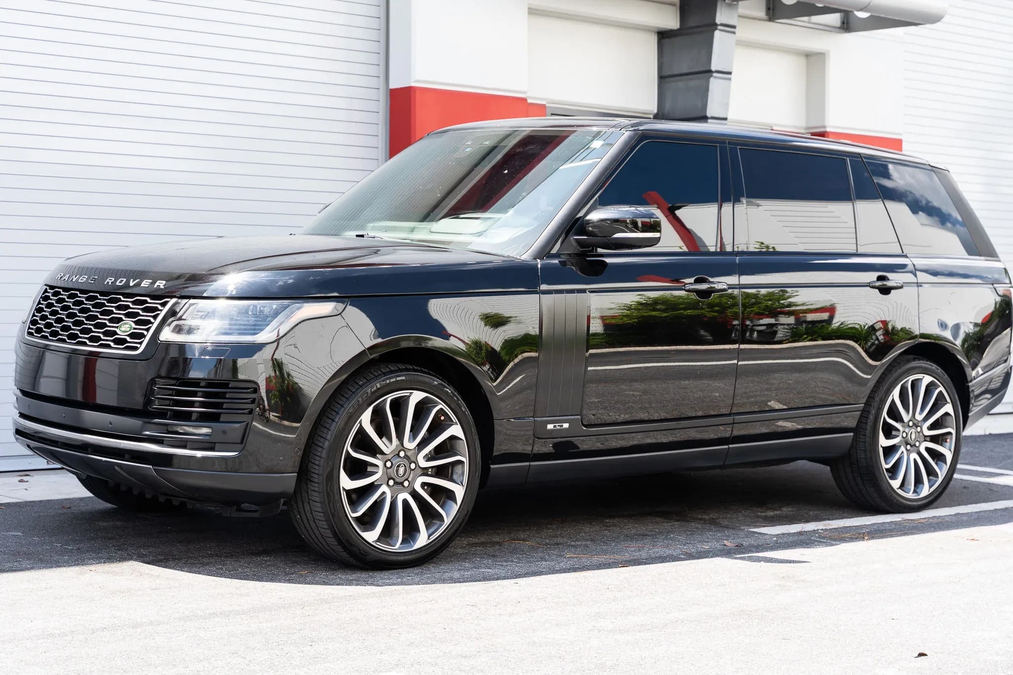 2018 Land Rover Range Rover Supercharged LWB | Hilltop Auto Sales La Belle